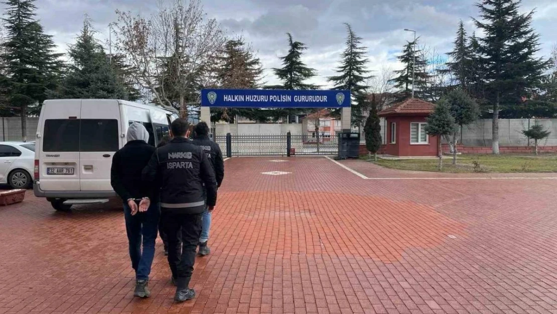 Isparta'da hapis cezası ile aranan 2 şahıs yakalandı