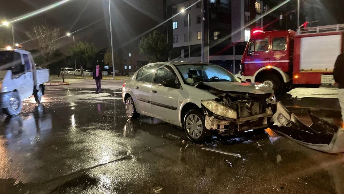 Isparta'da trafik kazası: 2 yaralı