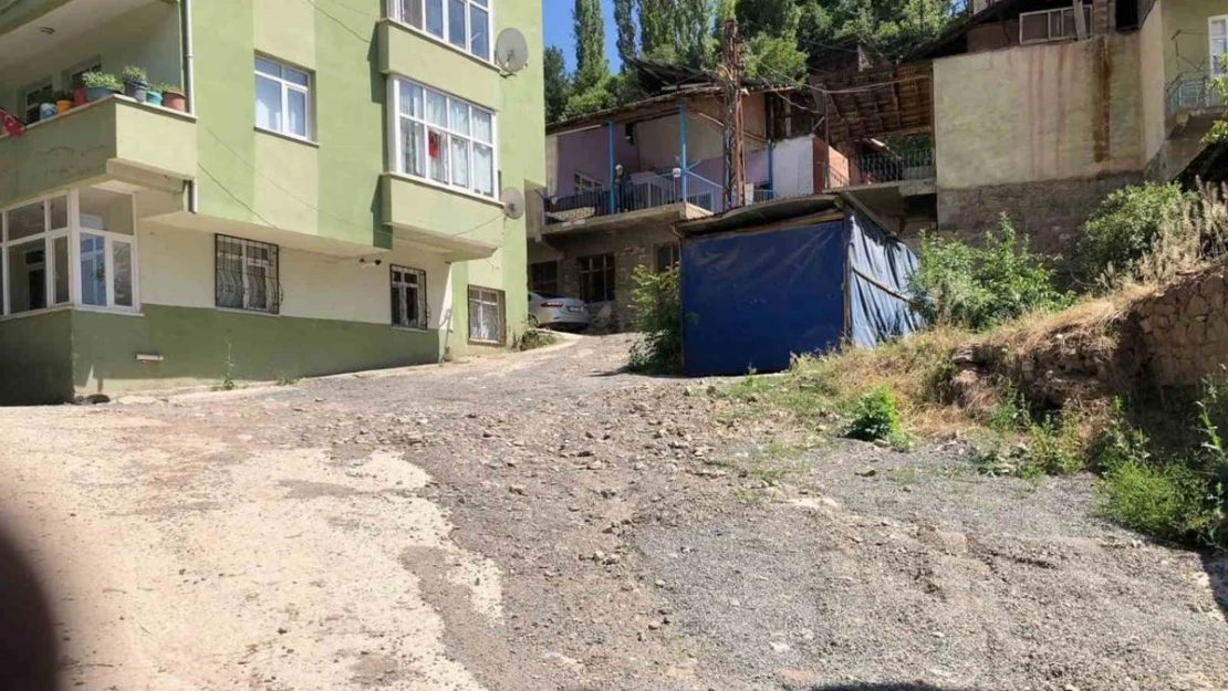 İspir'de mahalle sakinlerden imzalı tepki