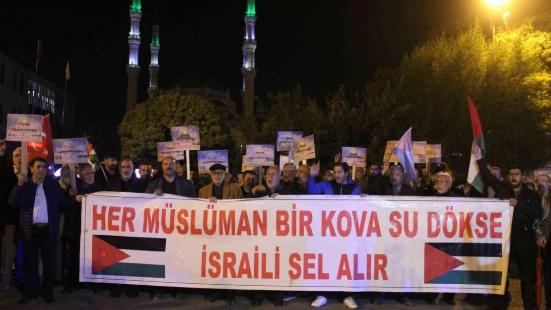 İsrail'in Gazze'deki hastane saldırısı Iğdır'da protesto edildi