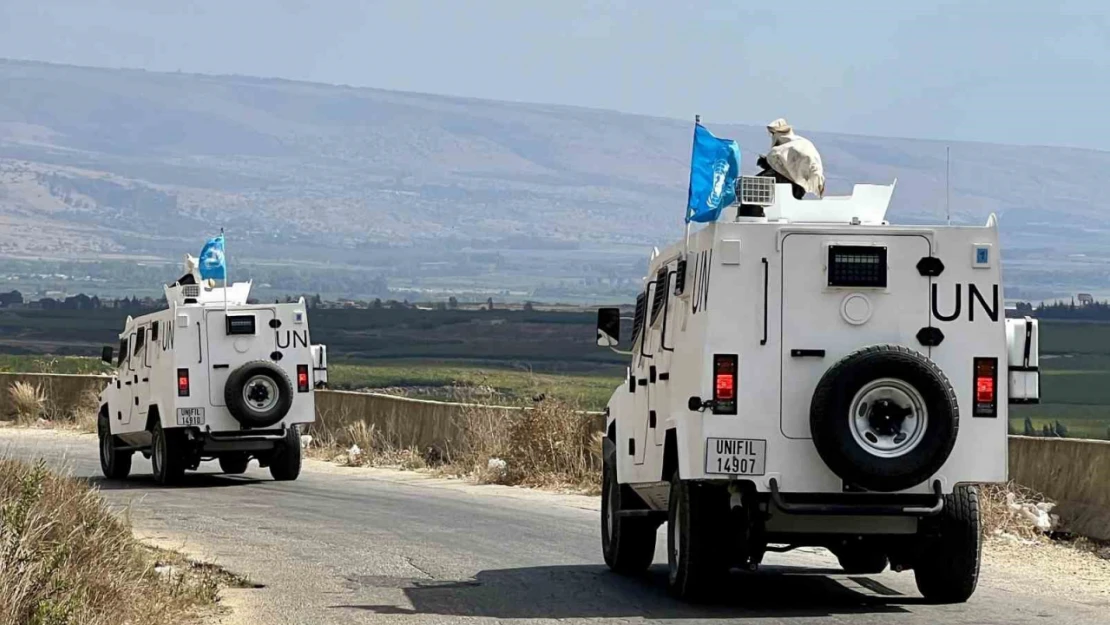 İsrail ordusu, UNIFIL'e ait gözlem kulesini buldozerle yıktı