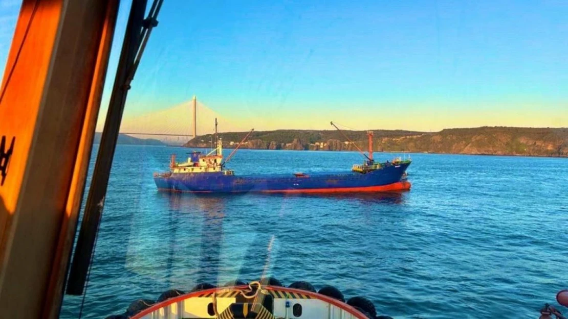 İstanbul Boğazı'nda gemi trafiği çift yönlü ve geçici olarak askıya alındı