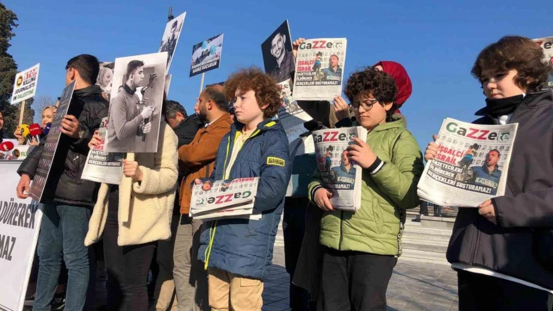 İstanbul'da dağıtılan 'GaZZete' İsrail'in yaptığı katliamda öldürülen gazetecilerin sesi oldu