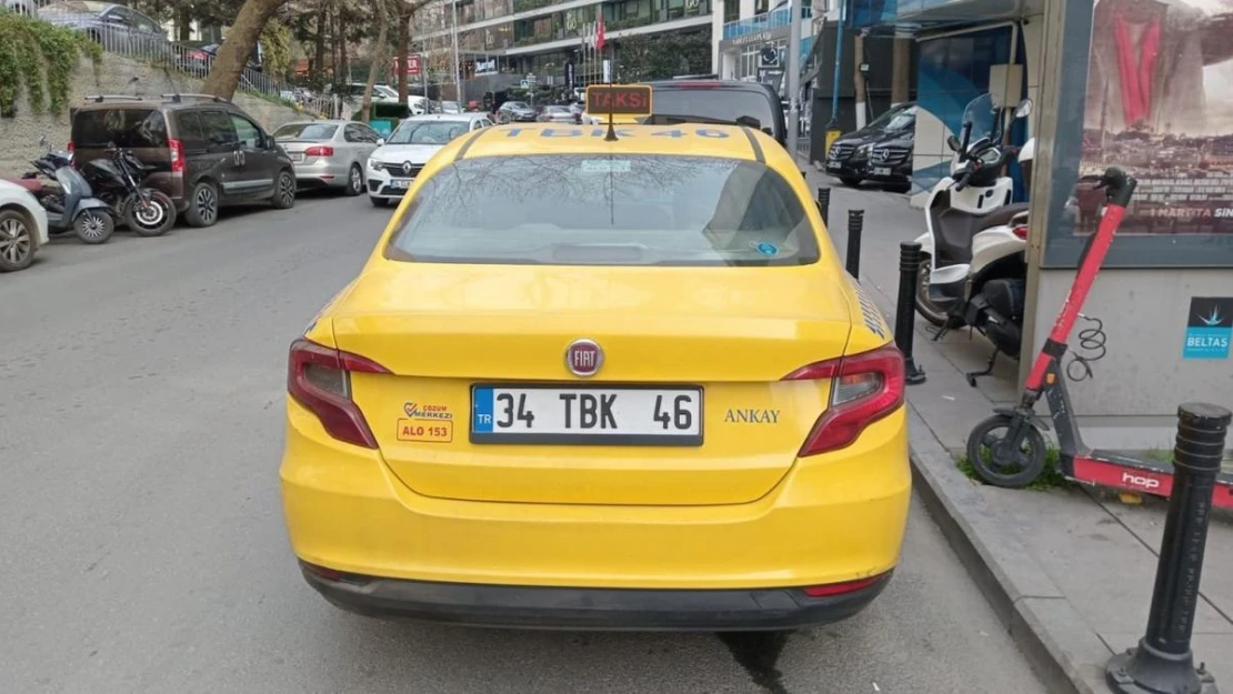 İstanbul'da iki genci otobanda araçtan indirmek isteyen taksi sürücüsü yakalandı