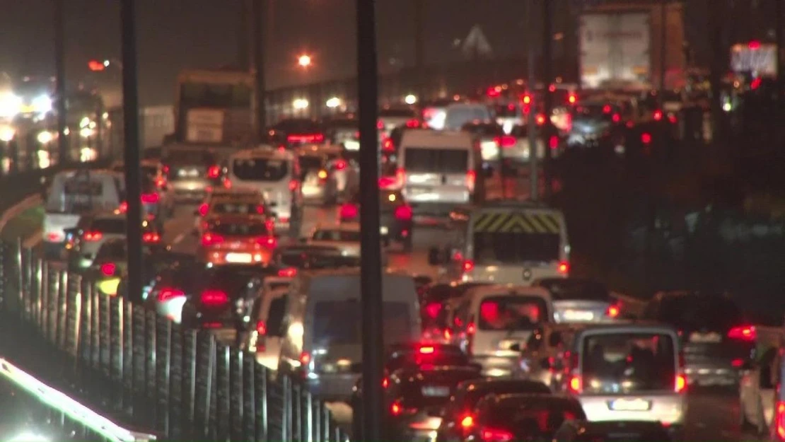 İstanbul'da trafik yoğunluğu yüzde 80'e ulaştı