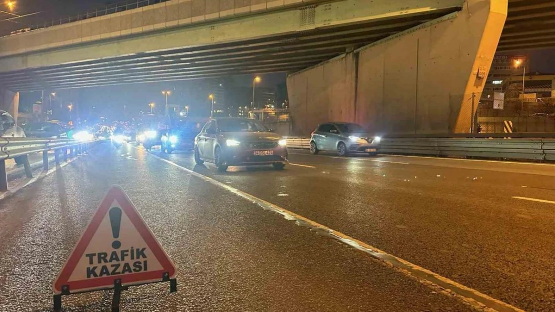 İstanbul'da usulsüz çakar-siren ve emniyet şeridi kullananlara ceza