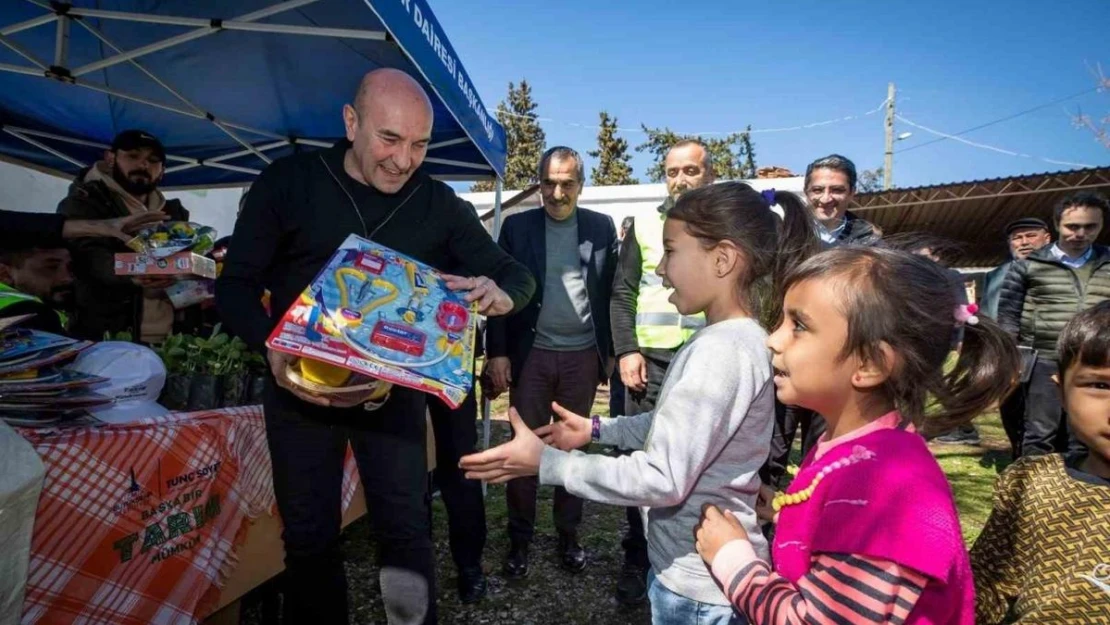 İzmir afet bölgesiyle dayanışmayı sürdürüyor