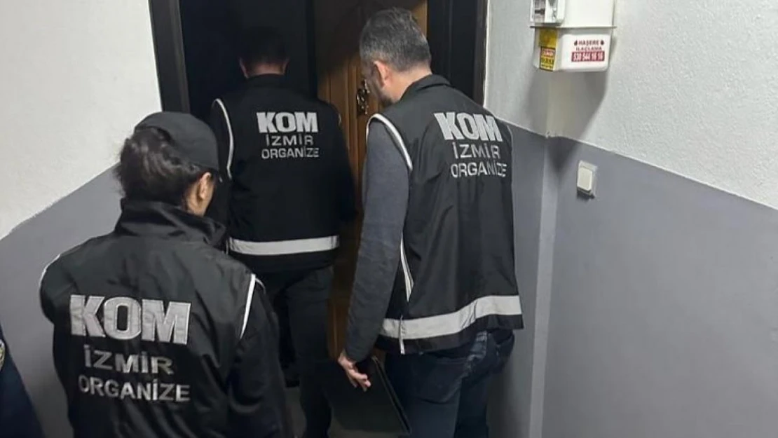 İzmir'de FETÖ şüphelilerine yönelik operasyon: 14 gözaltı