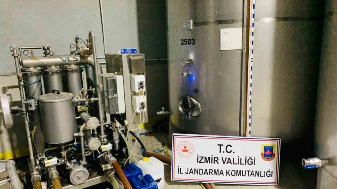 İzmir'de yaklaşık 6 bin litre kaçak etil alkol ele geçirildi