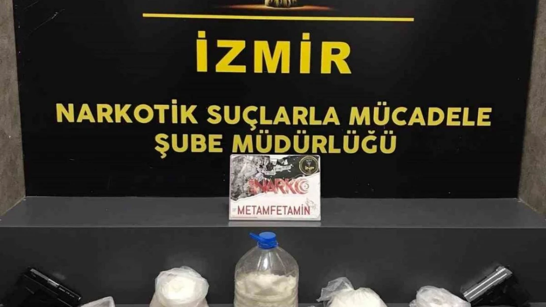 İzmir'in iki ilçesinde zehir tacirlerine operasyon