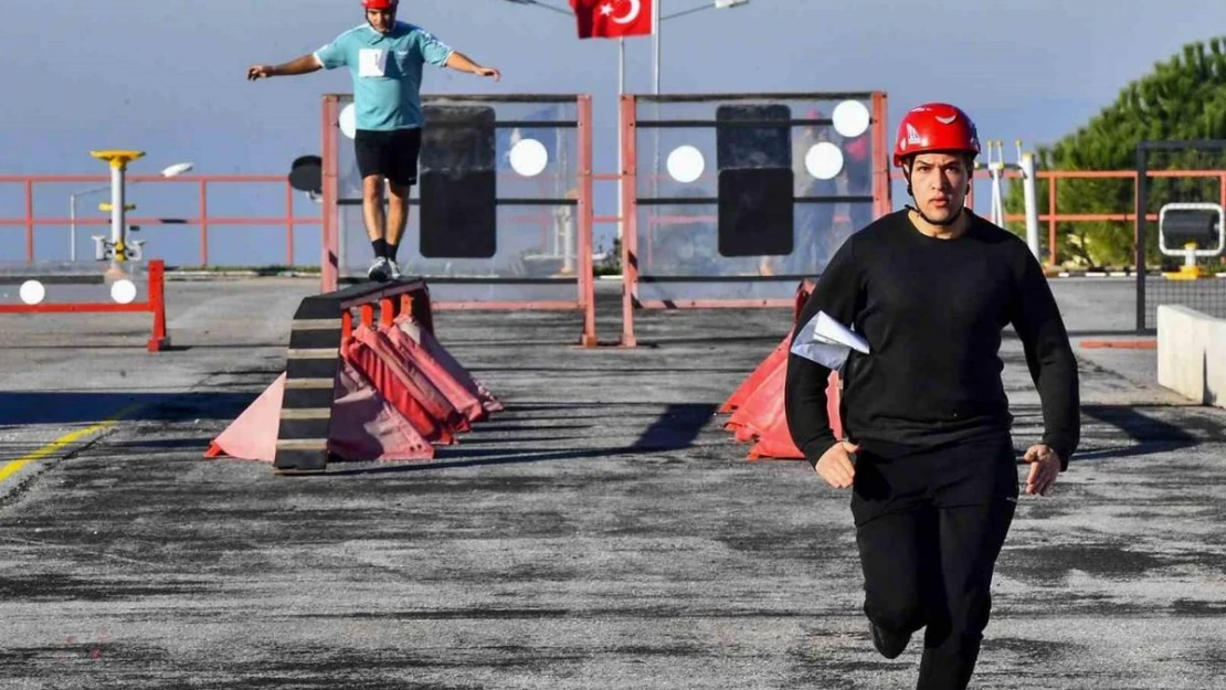 İzmir İtfaiyesine girmek için ter döktüler