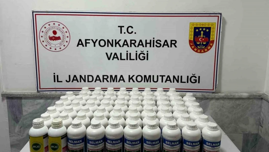 Jandarma 68 litre kaçak zirai ilaç ele geçirdi