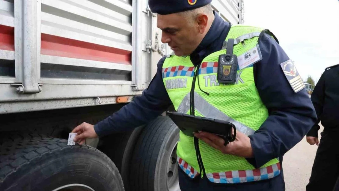 Jandarma ekiplerinden 'Kış lastiği' denetimi