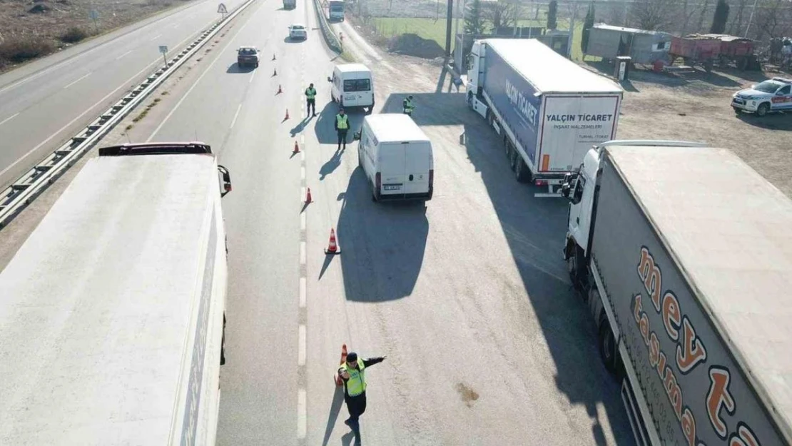 Jandarma ekiplerinden kış lastiği denetimi