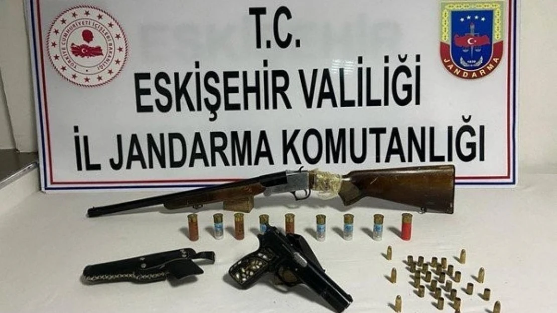 Jandarma operasyonlarında çok sayıda silah ve tarihi eser ele geçirildi