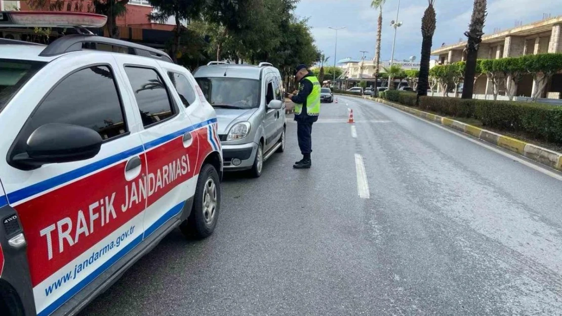 Jandarmadan 6 araca trafikten men cezası