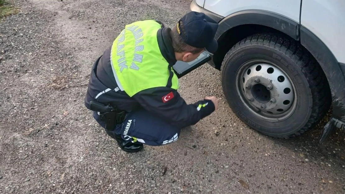 Jandarmadan kış lastiği denetimi