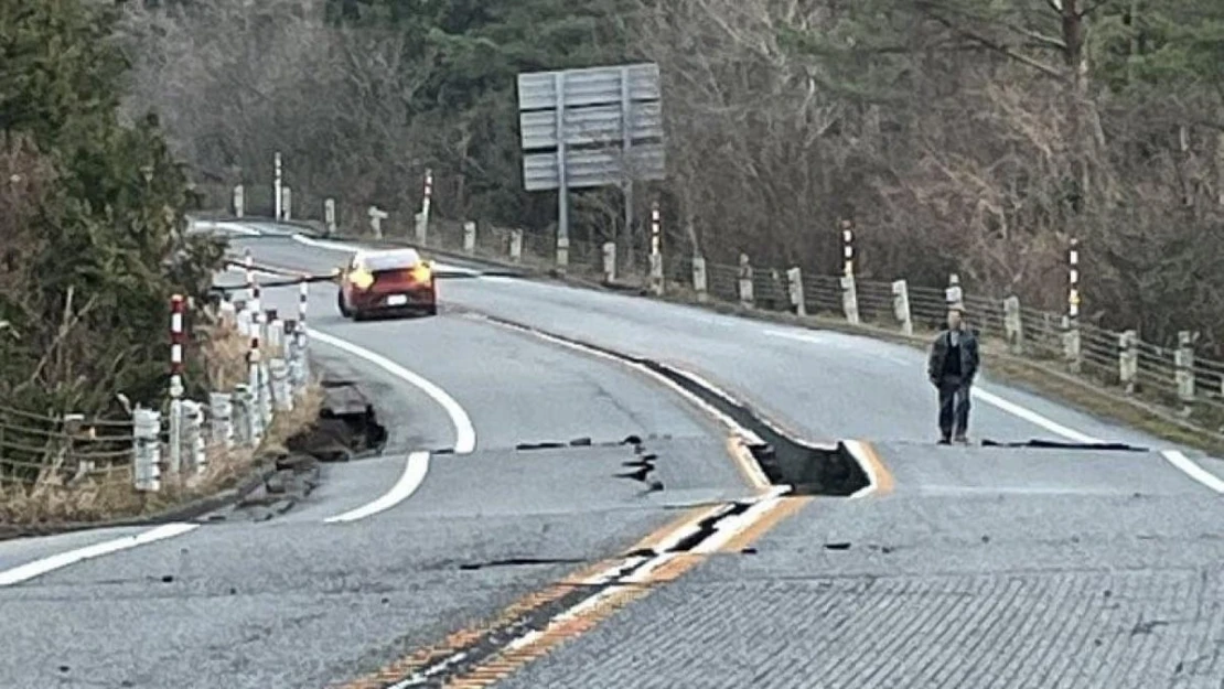 Japonya 7.6 büyüklüğünde deprem: 'Tsunami uyarısı yapıldı'