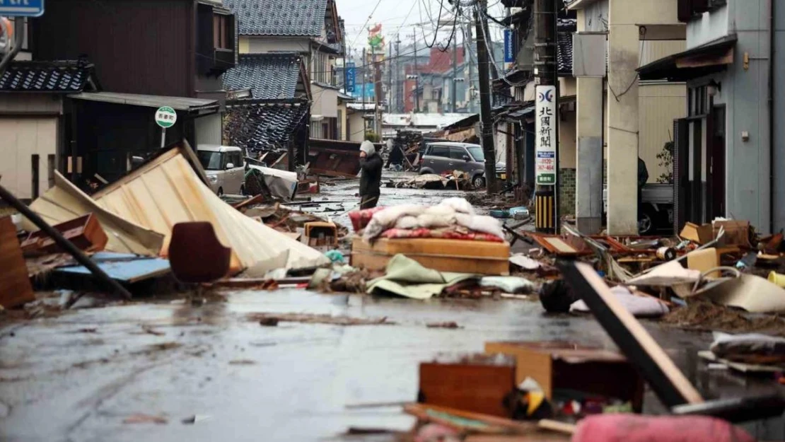 Japonya'daki 7.6'lık depremde ölü sayısı 110'a yükseldi