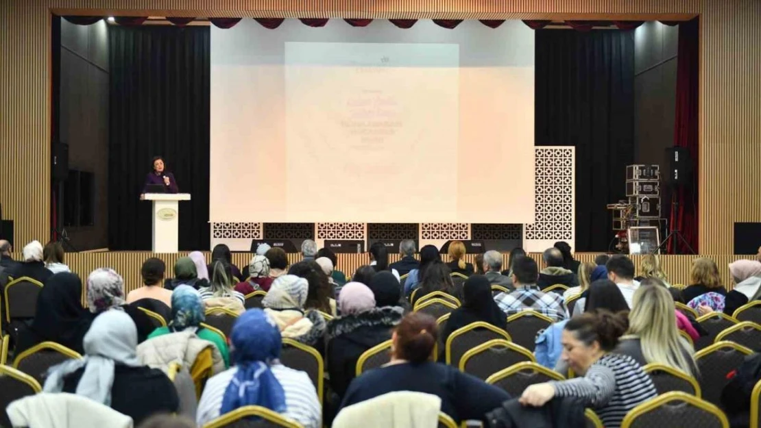 Kadına Yönelik Şiddete Karşı Uluslararası Mücadele Günü nedeniyle seminer yapıldı