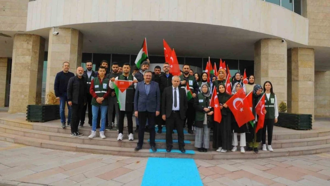 KAEÜ'nde 'Ne sigaraya nede İsrail'e bağımlı' değiliz yürüyüşü