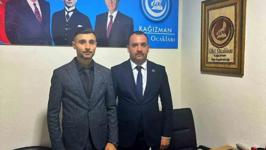 Kağızman Ülkü Ocakları'nda bayrak değişimi