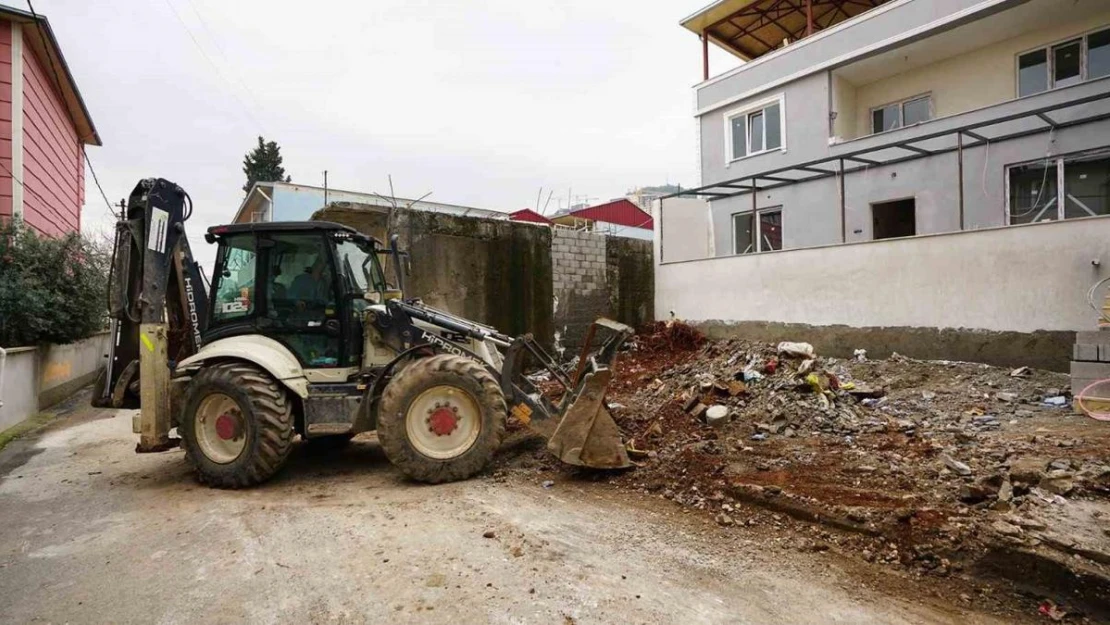 Kahramanmaraş'ta mahalleler İnşaat atıklarından temizleniyor