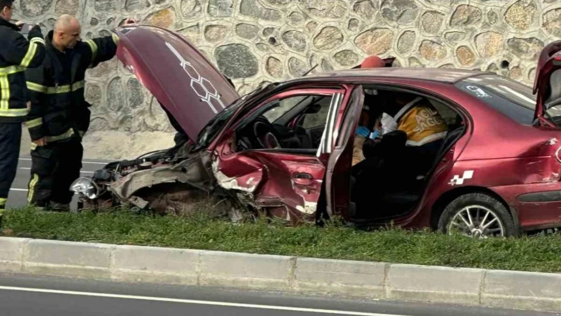 Kapaklı'da 3 araçlı zincirleme kaza: 2 yaralı