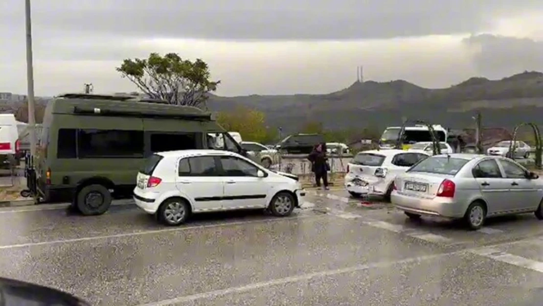 Karabük'te zincirleme trafik kazası: 2 çocuk yaralı