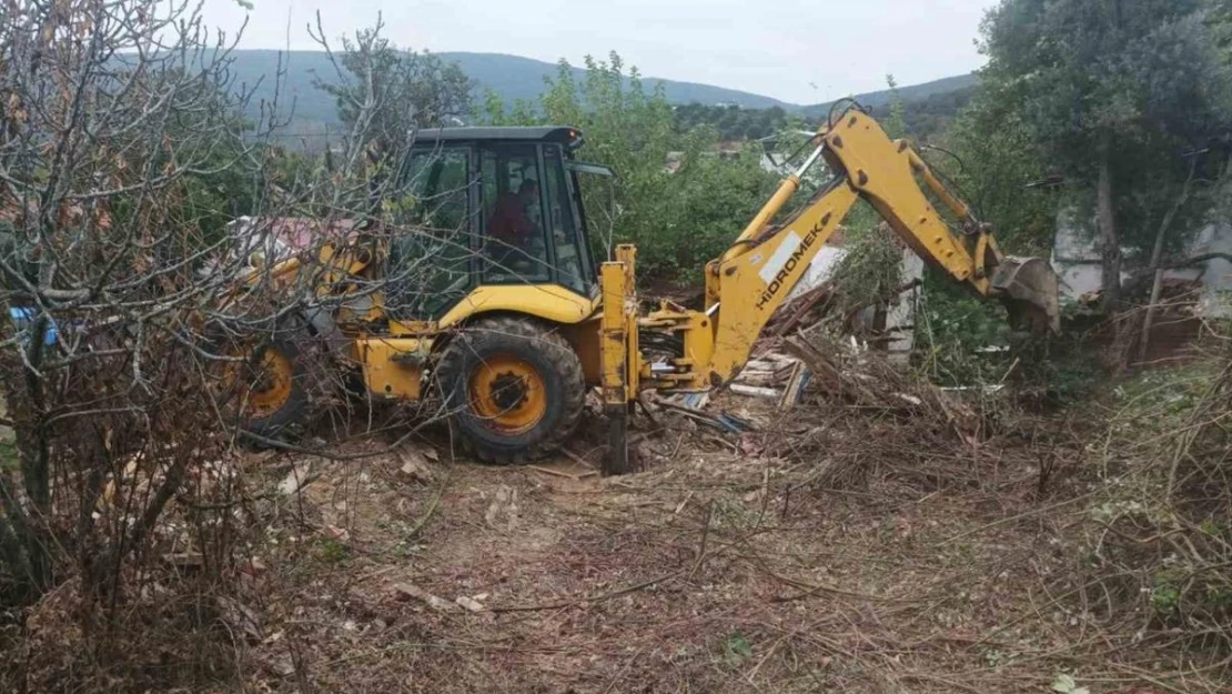 Karacabey'de metruk binalara geçit yok