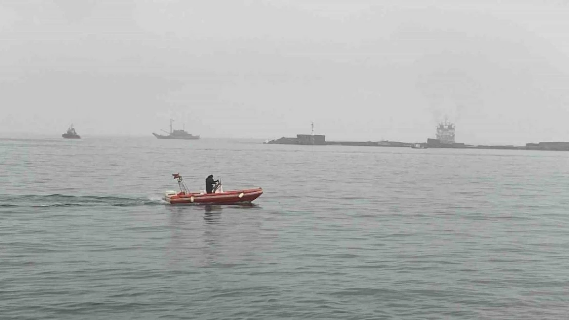 Karadeniz'in zorlu şartlarına rağmen Kafkametler'in 7 mürettebatını arama çalışmaları sürüyor