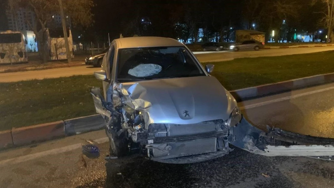 Karaman'da otomobiller çarpıştı: 6 yaralı