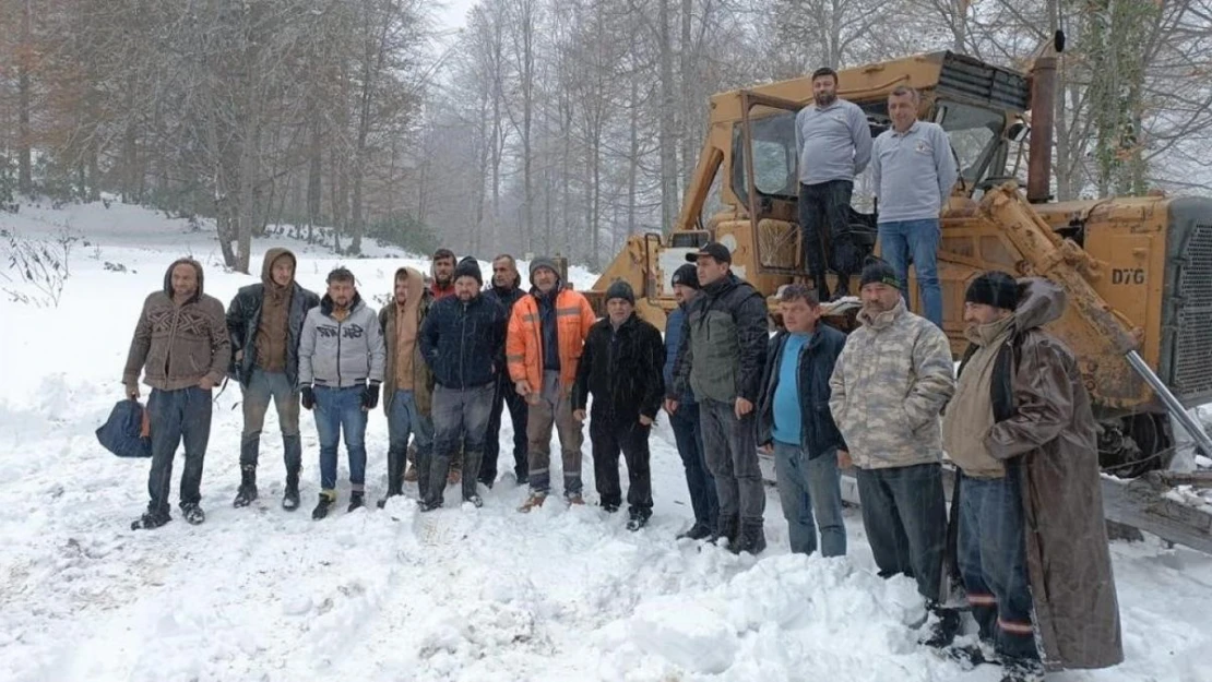 Karda mahsur kalan 6 orman işçisi kurtarıldı