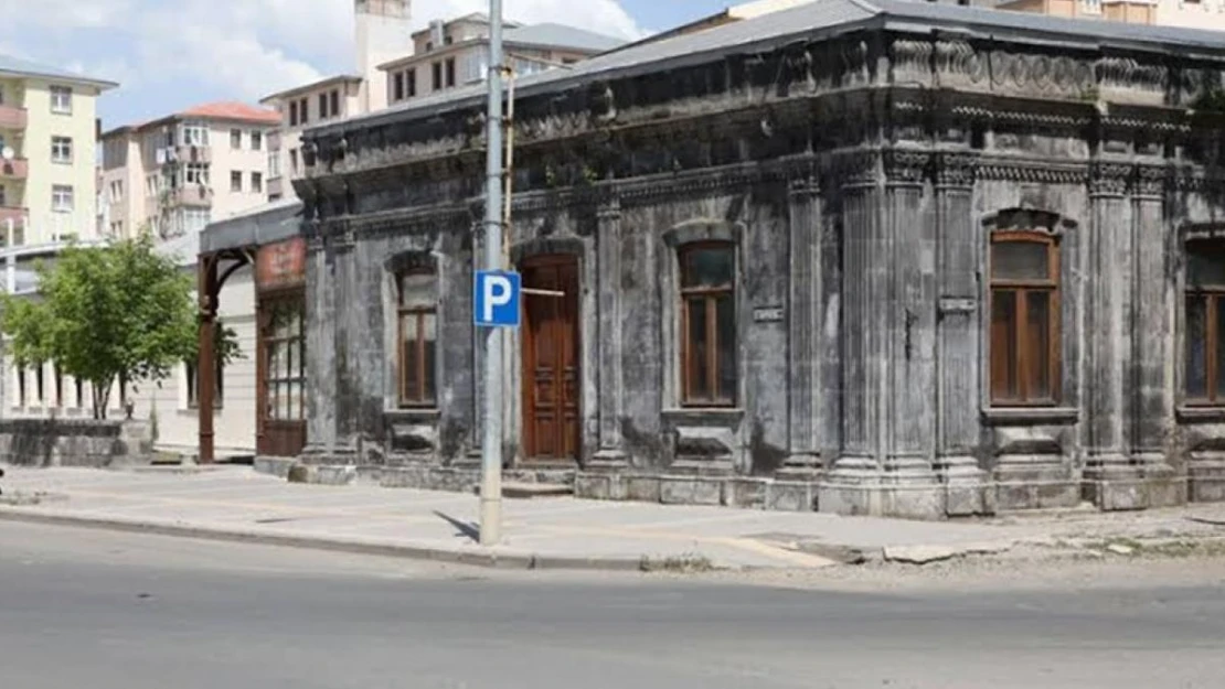 Kars belediye Başkanlığı'ndan Aynalı Köşk açıklaması