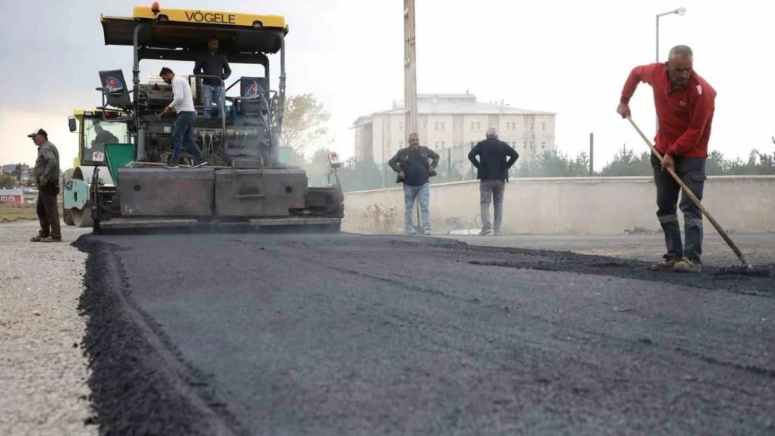 Kars Belediyesi yol çalışmalarını hızlandırdı