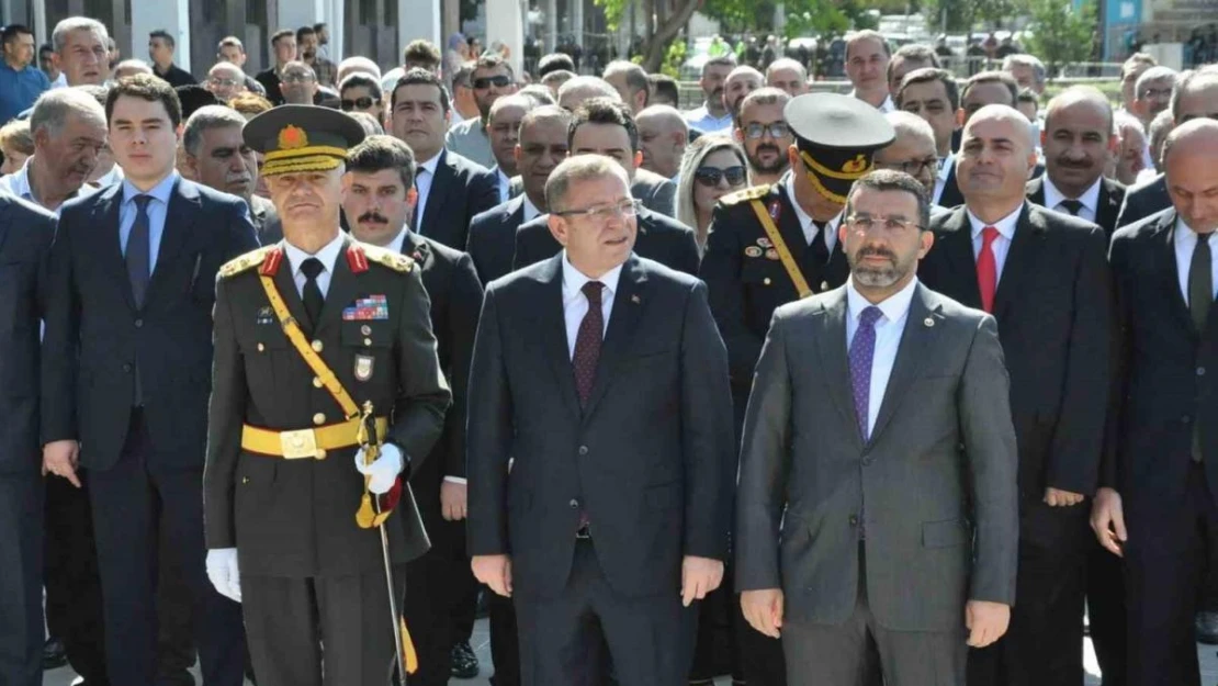 Kars'ta 30 Ağustos Zafer Bayramı törenle kutlandı