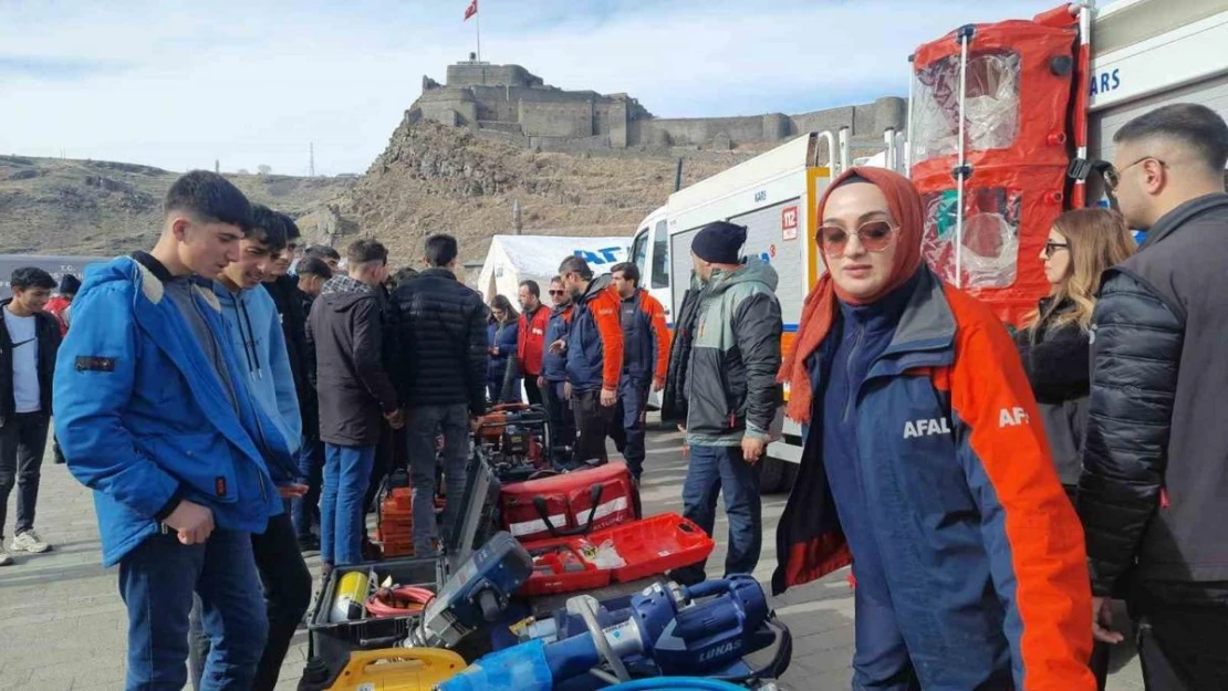 Kars'ta AFAD, halkı afetlere karşı bilinçlendiriyor