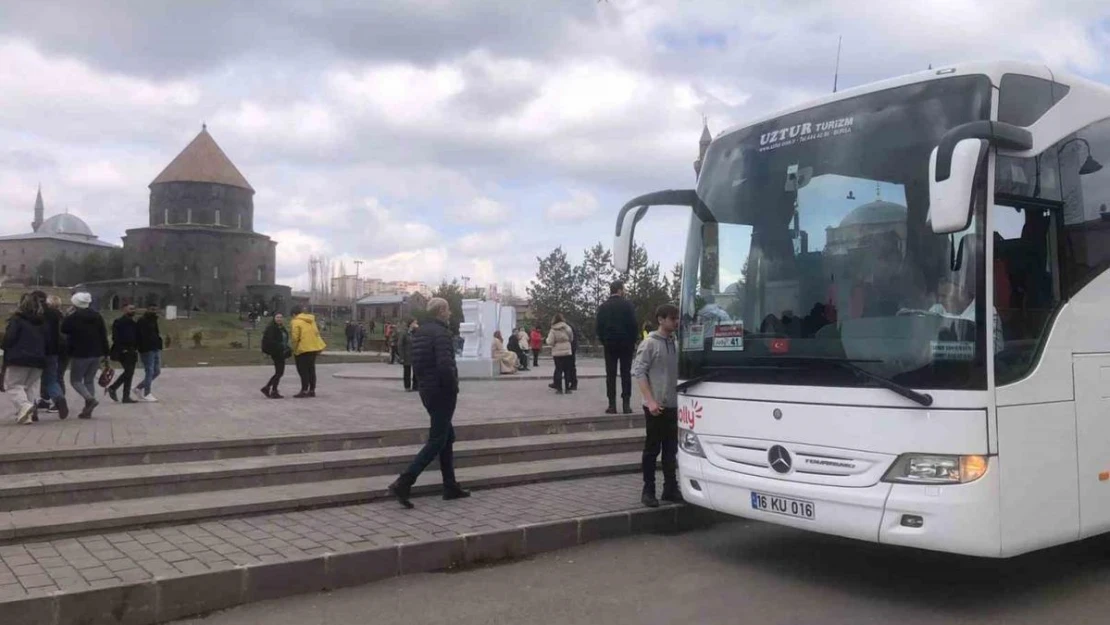 Kars'ta bayramda turist yoğunluğu