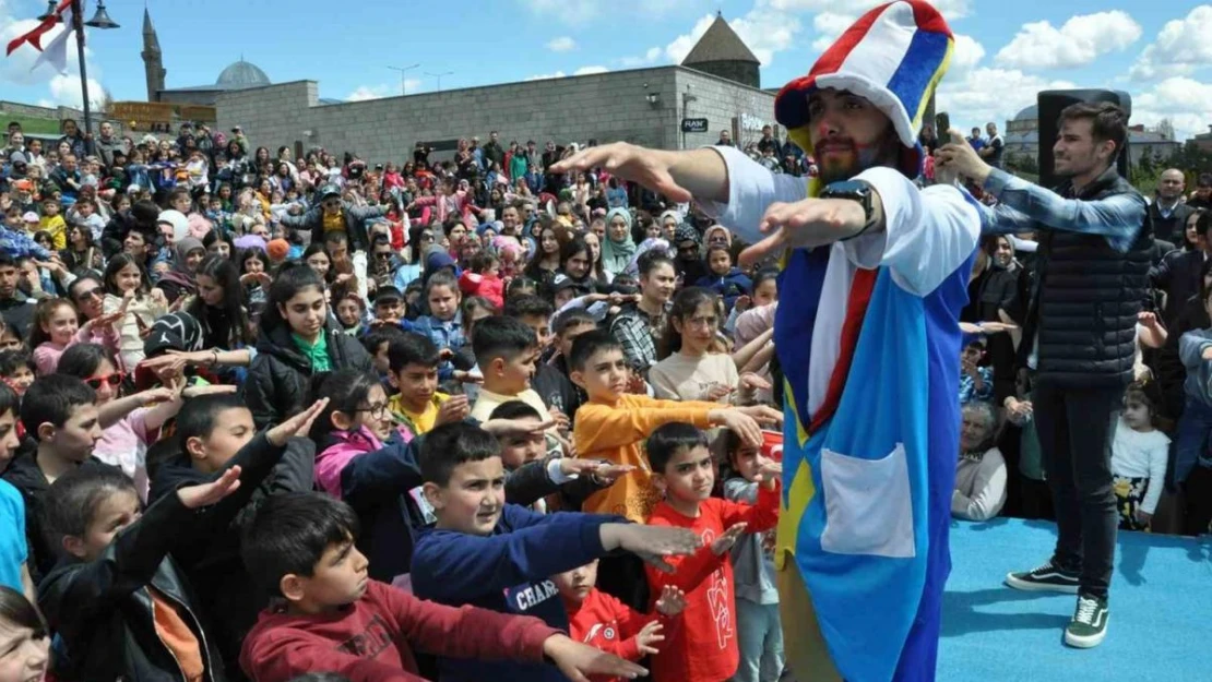 Kars'ta Çocuk Şenliği düzenlendi