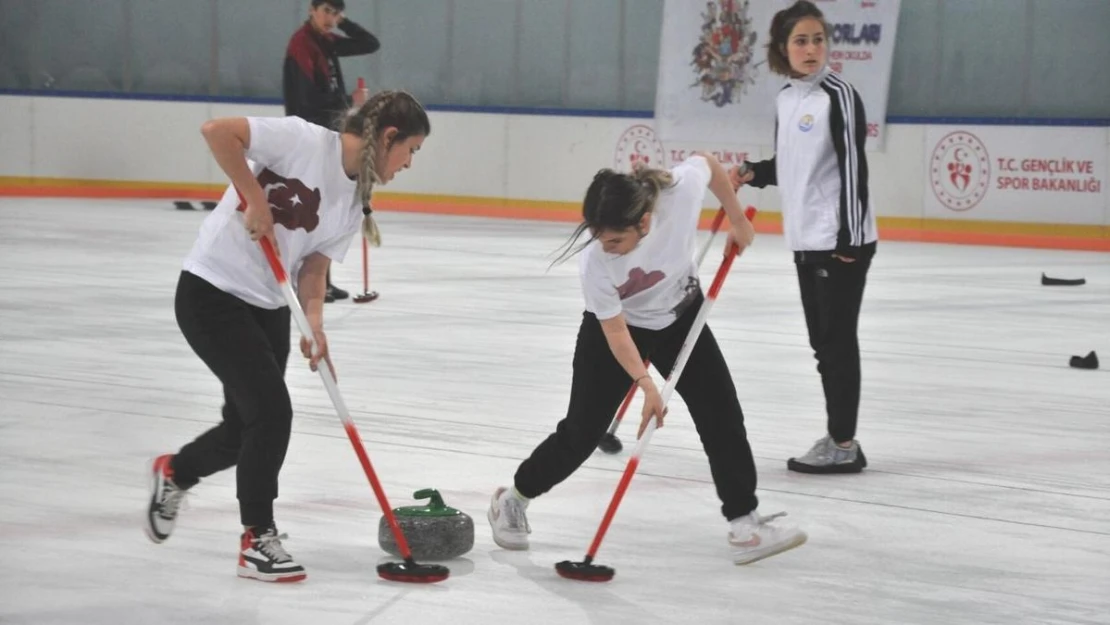 Kars'ta Curling Şampiyonası sona erdi