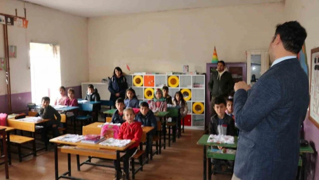 Kars'ta minik öğrencilere suyun önemi anlatıldı