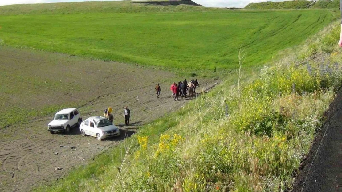 Kars'ta feci kaza: otomobil şarampole uçtu