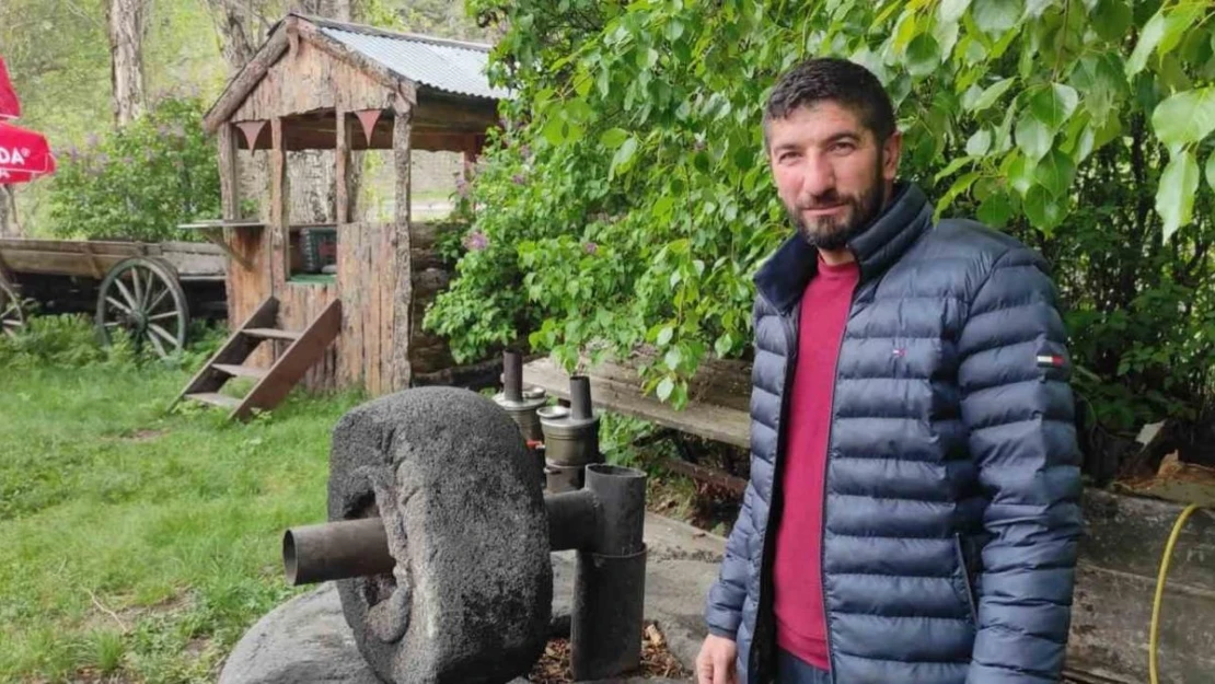 Kars'ta tarihi değirmen yoğun ilgi görüyor