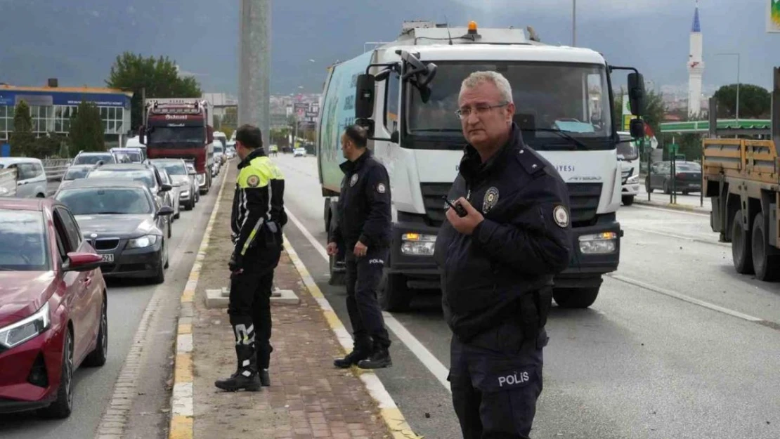 Karşı şeride geçen araç dehşet saçtı: 8 yaralı