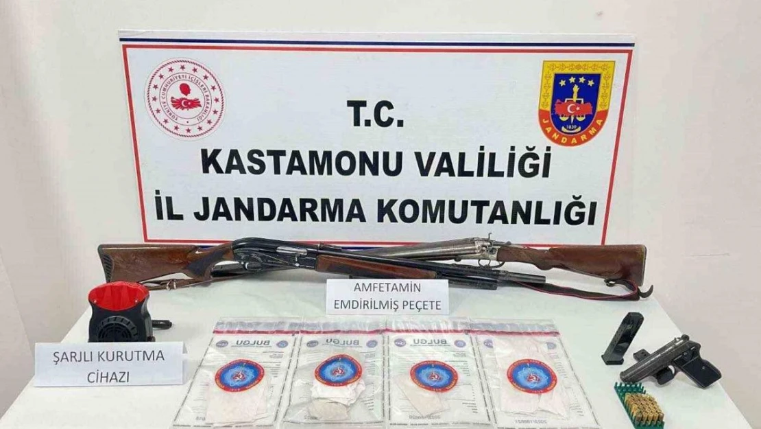 Kastamonu'da  peçeteye emdirilmiş amfetamin ele geçirildi: 2 gözaltı