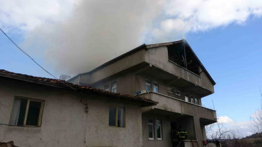 Kastamonu'da çatı yangını