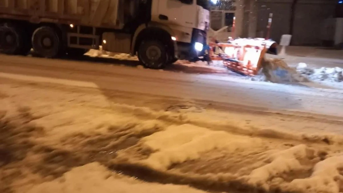 Kastamonu'da kar yağışı etkili oldu, sürücüler zor anlar yaşadı