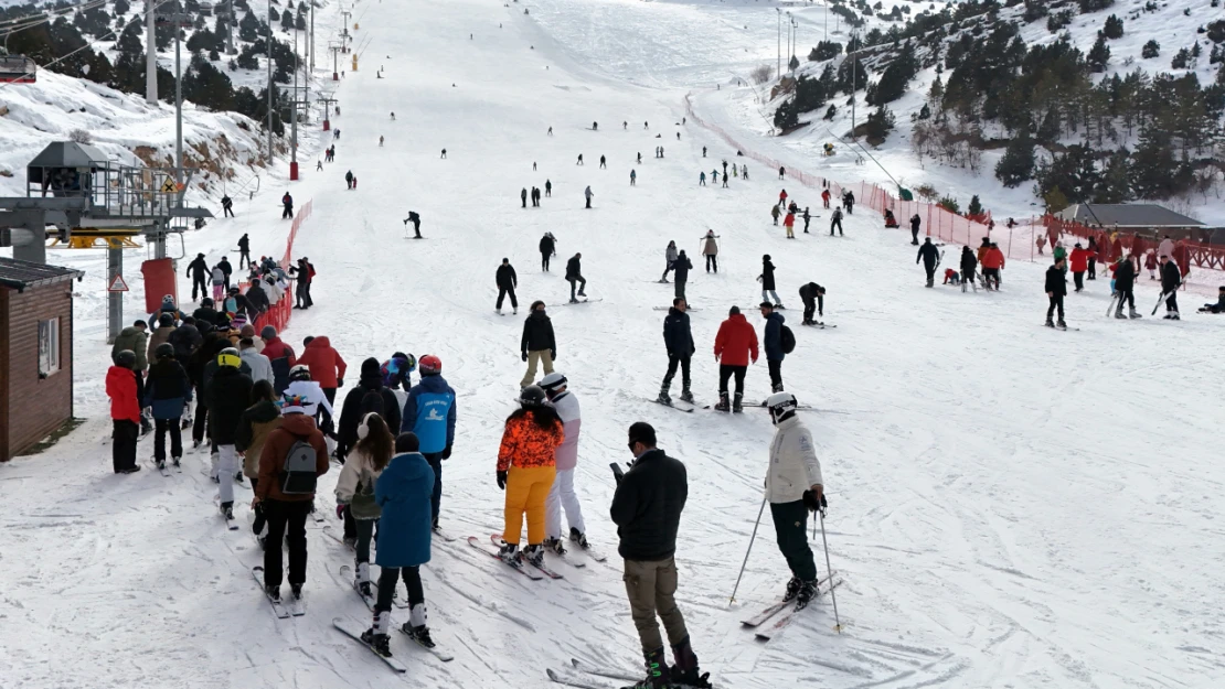 Sivas Valiliğinden Kayak merkezindeki patlamayla ilgili valilikten açıklama yapıldı