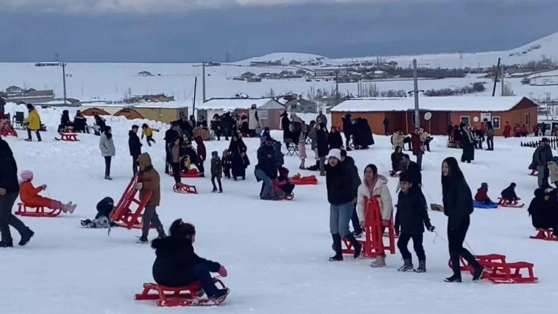 Kayak severler Abalı Kayak Merkezi'nde buluştu