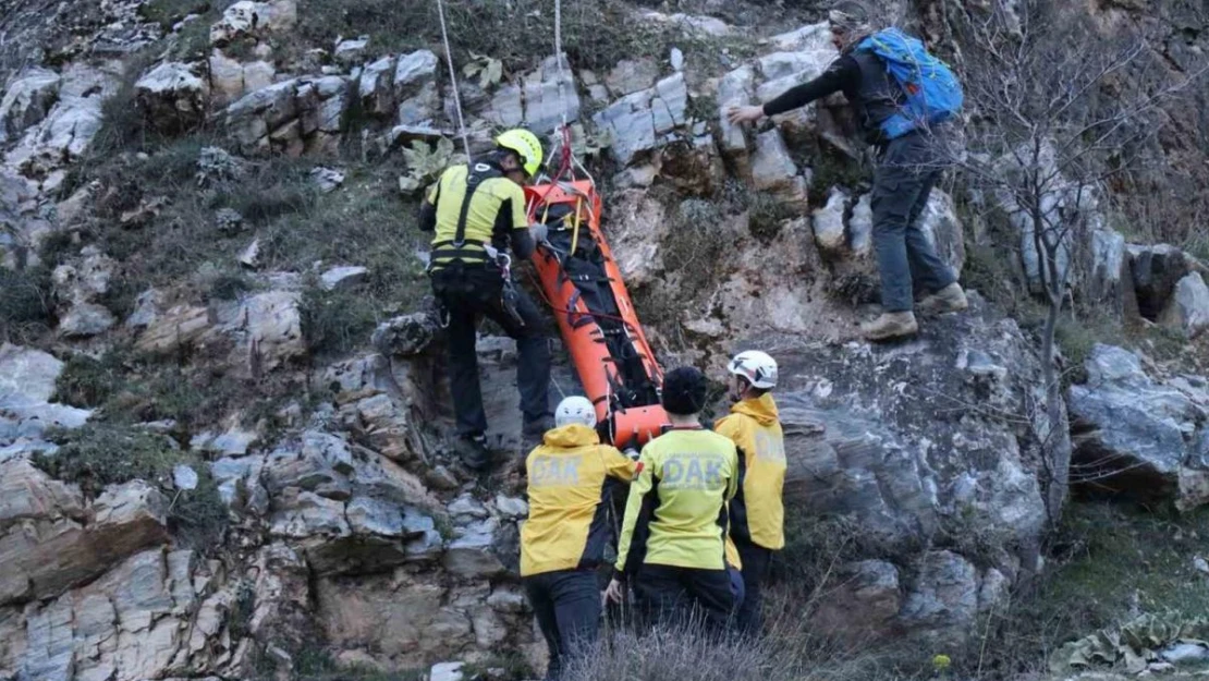 Kayıp posta çalışanı 50 saat sonra makilerin arasında ölü bulundu